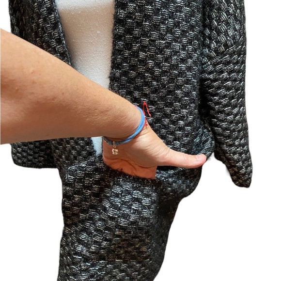 Maxsport black and grey checkered sweater/cardigan. Medium. Two front pockets. - Picture 7 of 15